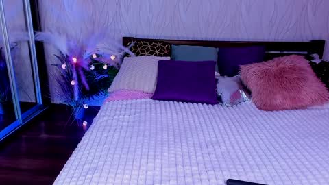 Elia online show from 12-21-24, 05:18