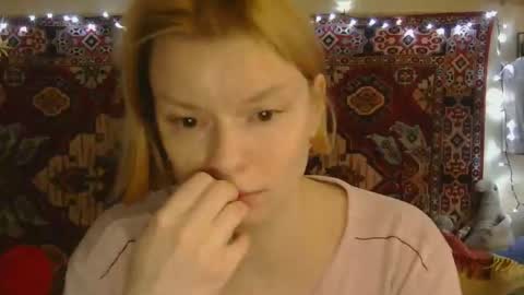 Elis online show from 10-24-25, 11:17
