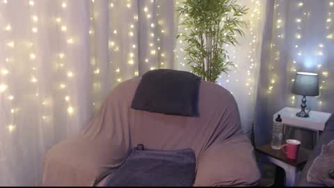 Miss EVA  Email misseva123xxx online show from 03-08-26, 05:22