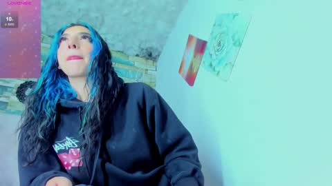 miss_evans_ online show from 10-06-25, 03:37