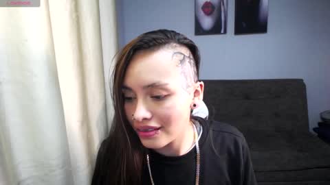 miss_foxxy_ online show from 10-05-25, 05:17