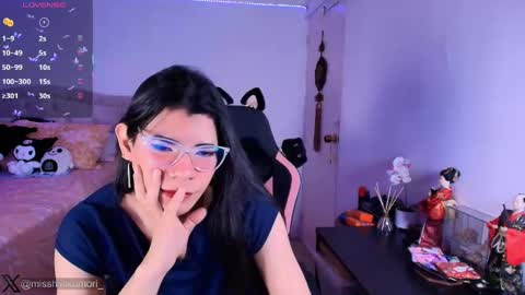 Snapshot of miss_hikikomori chatting on 05-17-26, 06:33 Asami online show from 05-17-26, 06:33