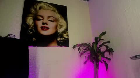 miss_isa19 online show from 06-14-26, 08:00