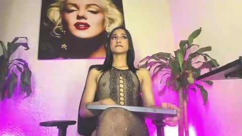 miss_isa19 online show from 06-15-26, 10:39