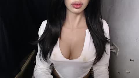 Lyn online show from 03-19-26, 01:37