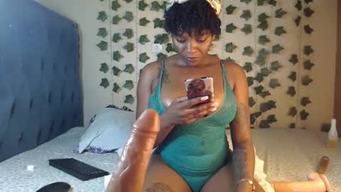 Snapshot of miss_kiiki chatting on 12-05-24, 11:29 miss_kiiki online show from 12-05-24, 11:29