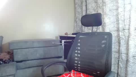 Snapshot of miss_kiiki chatting on 02-12-25, 08:27 miss_kiiki online show from 02-12-25, 08:27