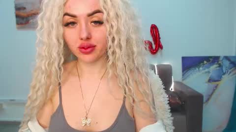 Snapshot of miss_kiten chatting on 02-13-25, 10:00 miss_kiten online show from 02-13-25, 10:00