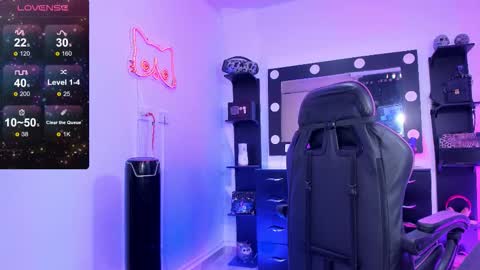 Miss Kittyn online show from 10-31-25, 06:09