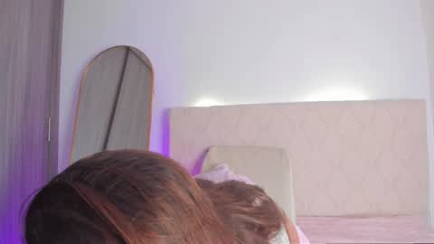 Alana online show from 04-29-26, 01:53