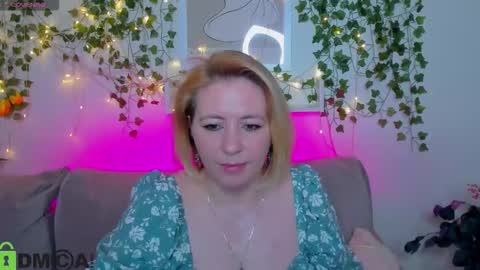 miss_lisaa online show from 11-15-25, 02:53