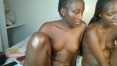 Snapshot of miss_lolah7 chatting on 05-05-26, 12:07 miss_lolah7 online show from 05-05-26, 12:07