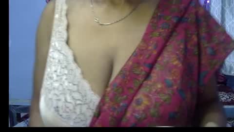 Snapshot of miss_mahi69 chatting on 06-29-26, 01:33 Mahi online show from 06-29-26, 01:33