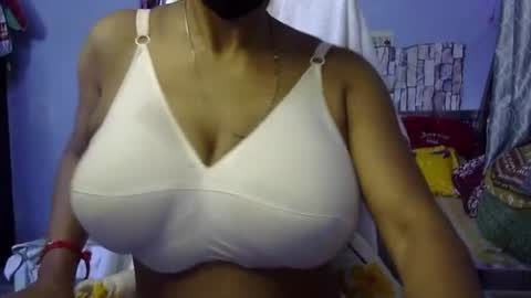 Snapshot of miss_mahi69 chatting on 07-21-26, 04:26 Mahi online show from 07-21-26, 04:26