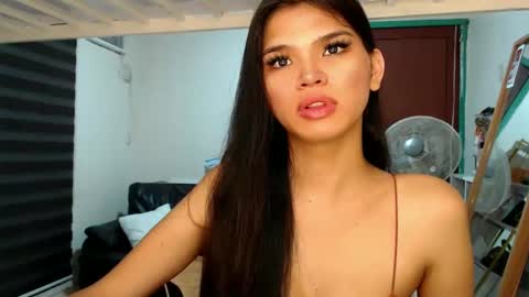 Snapshot of miss_mariamontrese chatting on 01-09-25, 10:31 Maria-          online show from 01-09-25, 10:31