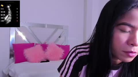 Snapshot of miss_megan__ chatting on 06-11-26, 12:25 online show from 06-11-26, 12:25