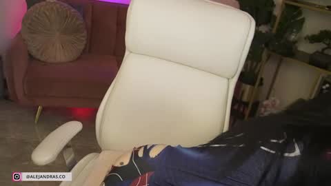 Alejandra online show from 11-28-25, 10:56