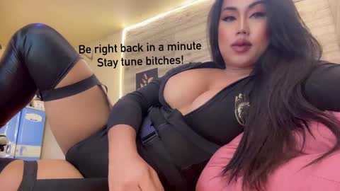 Snapshot of miss_miyuka chatting on 06-08-26, 01:33 THE DEVIL CALL ME MASTER online show from 06-08-26, 01:33