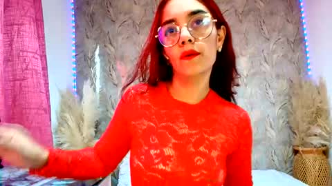 Snapshot of miss_rouss22_ chatting on 05-21-26, 04:36 victoria online show from 05-21-26, 04:36