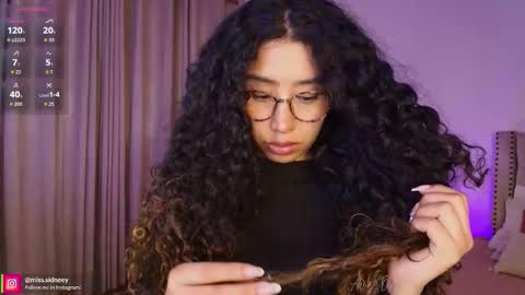 Snapshot of miss_sidney chatting on 11-21-25, 12:48 Amy Olivera online show from 11-21-25, 12:48