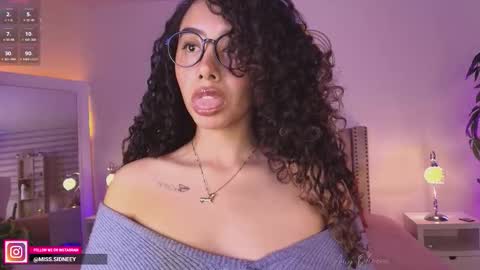 Snapshot of miss_sidney chatting on 12-03-25, 01:09 Amy Olivera online show from 12-03-25, 01:09