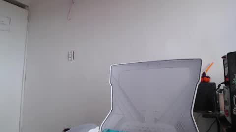 Snapshot of miss_spy chatting on 12-13-25, 07:53 Kortana 2.0 dont forget thumbs up and follow me on twitter online show from 12-13-25, 07:53