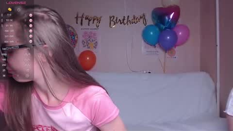 Snapshot of miss_sweetbb chatting on 12-03-24, 02:47 Bella online show from 12-03-24, 02:47