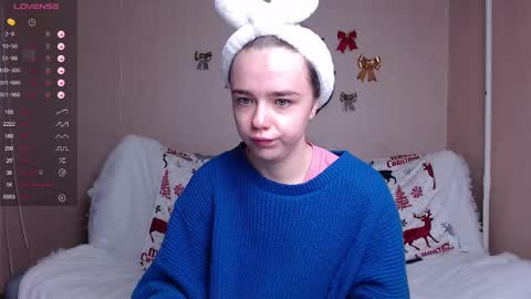 Snapshot of miss_sweetbb chatting on 12-20-24, 02:52 Bella online show from 12-20-24, 02:52