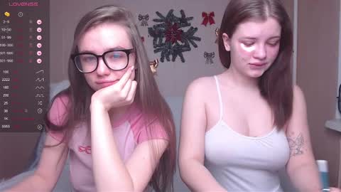 Snapshot of miss_sweetbb chatting on 12-27-24, 02:58 Bella online show from 12-27-24, 02:58