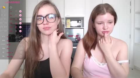 Snapshot of miss_sweetbb chatting on 02-13-25, 03:07 Bella online show from 02-13-25, 03:07