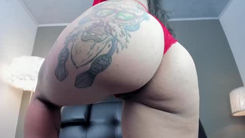 Snapshot of miss_vaiolette chatting on 12-21-24, 02:04 Vaiolette online show from 12-21-24, 02:04