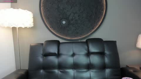 Snapshot of miss_vaiolette chatting on 01-11-25, 11:02 Vaiolette online show from 01-11-25, 11:02