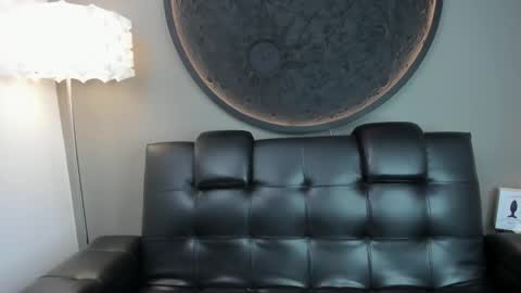 Snapshot of miss_vaiolette chatting on 02-20-25, 11:09 Vaiolette online show from 02-20-25, 11:09