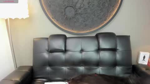 Snapshot of miss_vaiolette chatting on 02-24-25, 11:10 Vaiolette online show from 02-24-25, 11:10