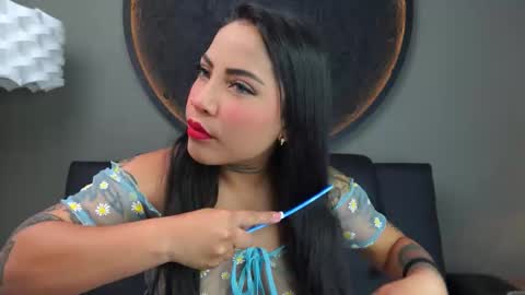 Snapshot of miss_vaiolette chatting on 09-25-25, 11:03 Vaiolette online show from 09-25-25, 11:03