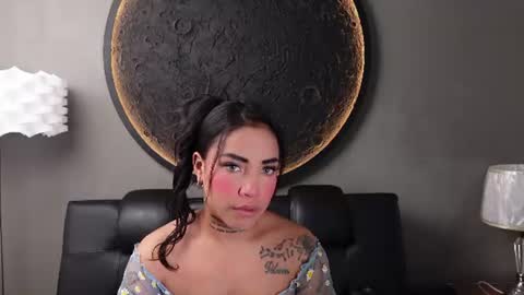 Vaiolette online show from 06-30-26, 11:00