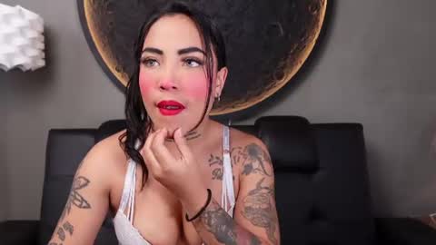 Vaiolette online show from 07-28-26, 11:05