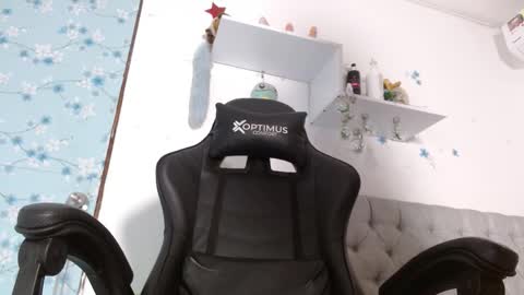 Snapshot of miss_valery2 chatting on 09-14-25, 01:38 hanna    online show from 09-14-25, 01:38