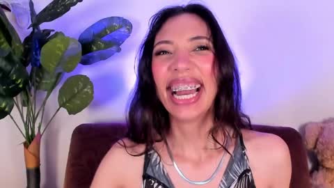 Miss Veronica online show from 04-17-26, 01:25