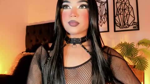 Snapshot of miss_zz chatting on 11-24-25, 08:08 miss_zz online show from 11-24-25, 08:08