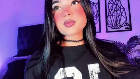 Snapshot of miss_zz chatting on 12-01-25, 12:10 miss_zz online show from 12-01-25, 12:10