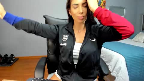 Alesyamuscledoll online show from 01-18-25, 08:30