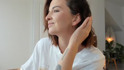 Alexandra Thorn online show from 03-01-26, 09:11