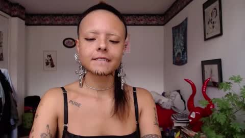 Snapshot of missanarky chatting on 02-21-25, 07:10 Anarkitten  online show from 02-21-25, 07:10