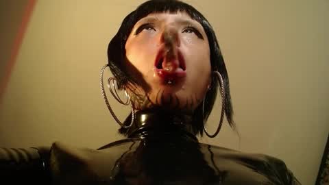 Snapshot of missanarky chatting on 10-22-25, 09:14 Anarkitten  online show from 10-22-25, 09:14