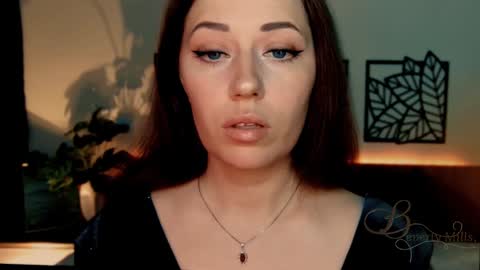 Snapshot of missbeverlymills chatting on 12-05-24, 10:33 The divine Beverly online show from 12-05-24, 10:33