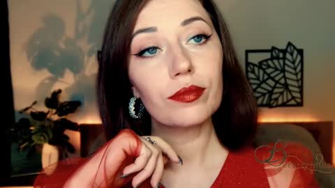 Snapshot of missbeverlymills chatting on 12-08-24, 02:41 The divine Beverly online show from 12-08-24, 02:41