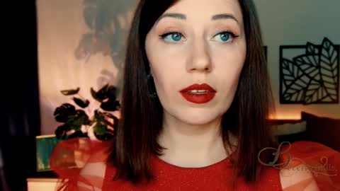 Snapshot of missbeverlymills chatting on 12-15-24, 09:20 The divine Beverly online show from 12-15-24, 09:20