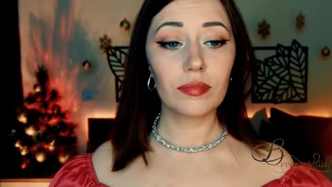 Snapshot of missbeverlymills chatting on 12-20-24, 04:36 The divine Beverly online show from 12-20-24, 04:36