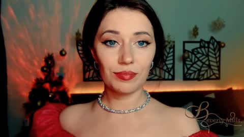 Snapshot of missbeverlymills chatting on 01-04-25, 09:20 The divine Beverly online show from 01-04-25, 09:20